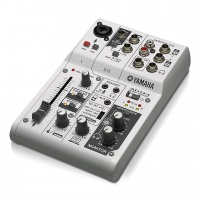 Yamaha AG03 - ìèêøåðíûé ïóëüò, 1 ìèê./ëèí. âõ., 1 ñòåð., 1 AUX, D-PRE ïðåäóñèëèòåëè, USB Audio, DSP